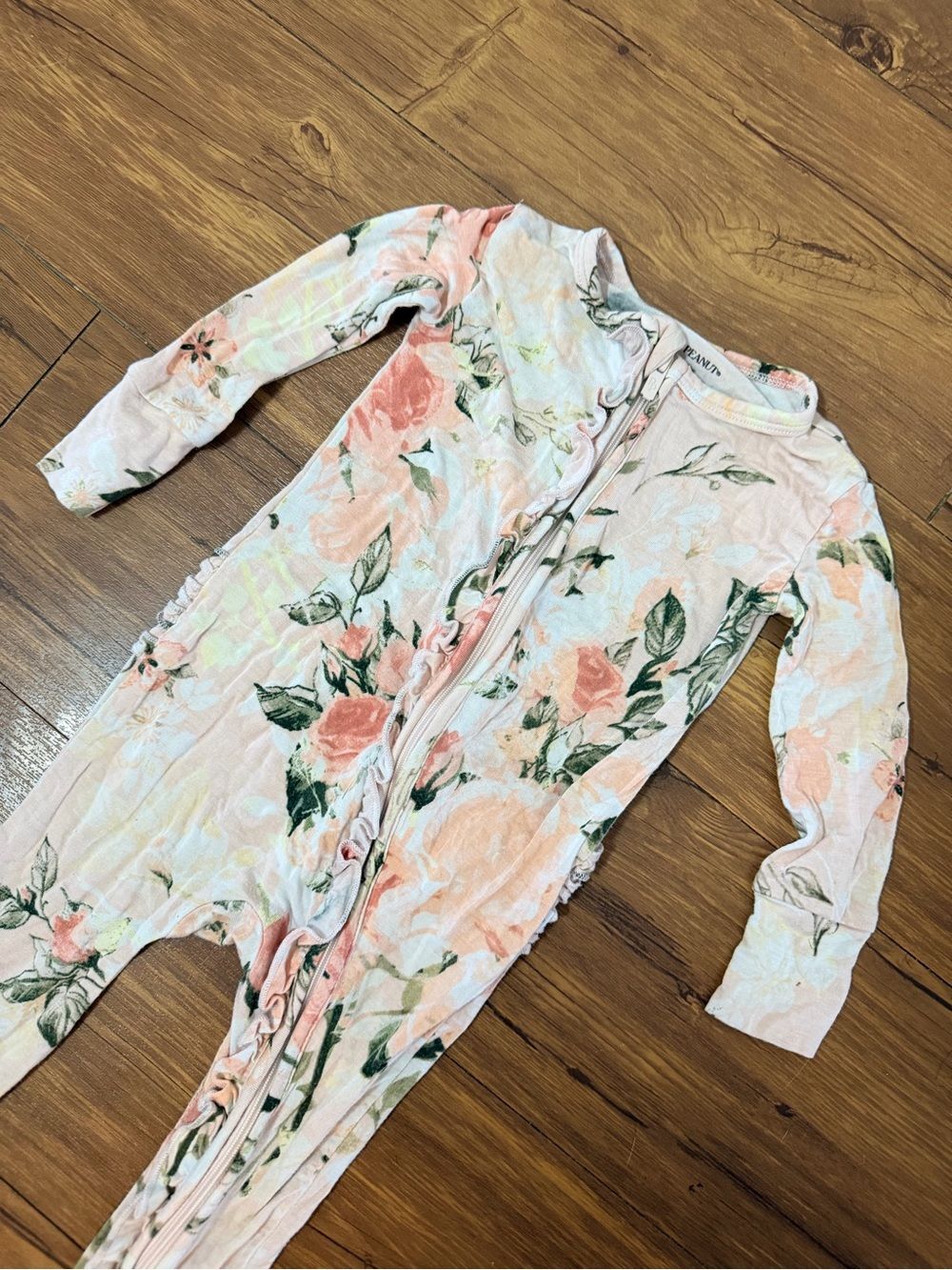 Posh Peanut Bamboo Vintage Pink Rose Ruffle Footie Pajamas Size 9-12 Months